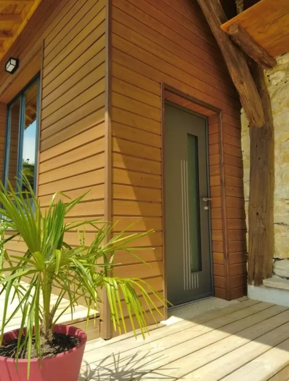 Réalisation d'un bardage en bois sur une façade à Saint Rambert en Bugey, Ambérieu-en-Bugey, Bugey Menuiserie et Rénovation