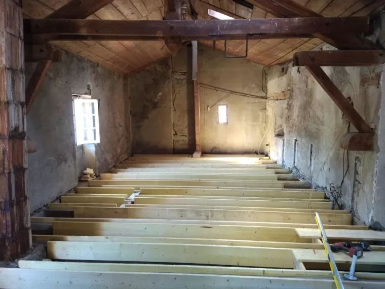 Isolation et pose de plancher en bois à Saint-Rambert-en-Bugey, Ambérieu-en-Bugey, Bugey Menuiserie et Rénovation