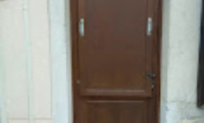 Remplacement d'une porte en bois dans les alentours d'Ambérieux en Bugey, Ambérieu-en-Bugey, Bugey Menuiserie et Rénovation