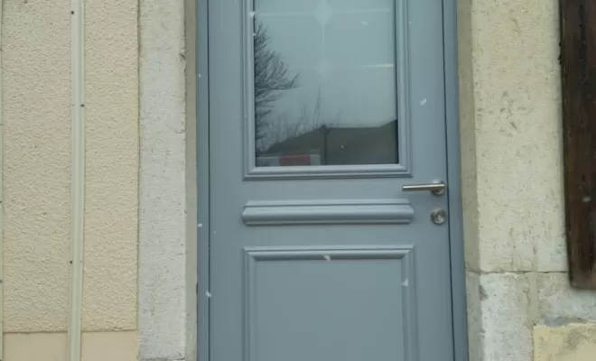 Remplacement d'une porte en bois dans les alentours d'Ambérieux en Bugey, Ambérieu-en-Bugey, Bugey Menuiserie et Rénovation