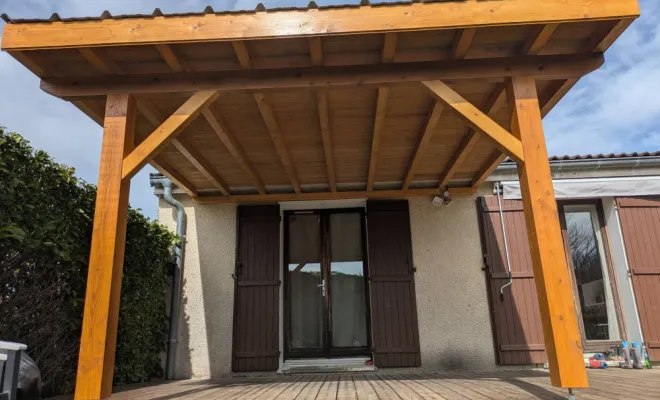 Installation d'un auvent de terrasse pour une maison à Ambérieu-en-Bugey, Ambérieu-en-Bugey, Bugey Menuiserie et Rénovation